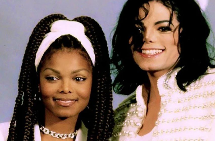  Janet wurde eine Kopie ihres Bruders. Die 56-jährige Schwester von Michael Jackson hat Ähnlichkeit mit dem King von Pop