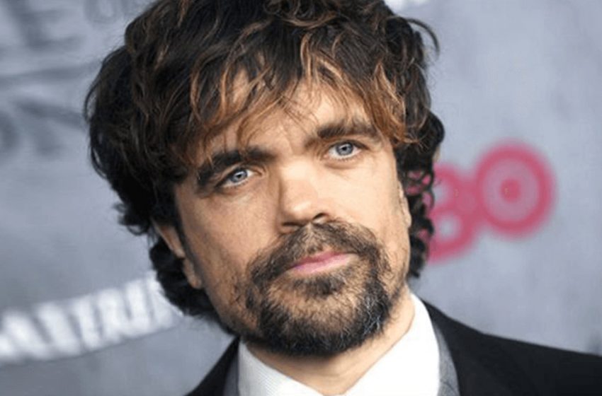  Ein echter Rockstar mit langen Haaren. Wie sah Peter Dinklage aus und was machte er als Kind und Jugendlicher?