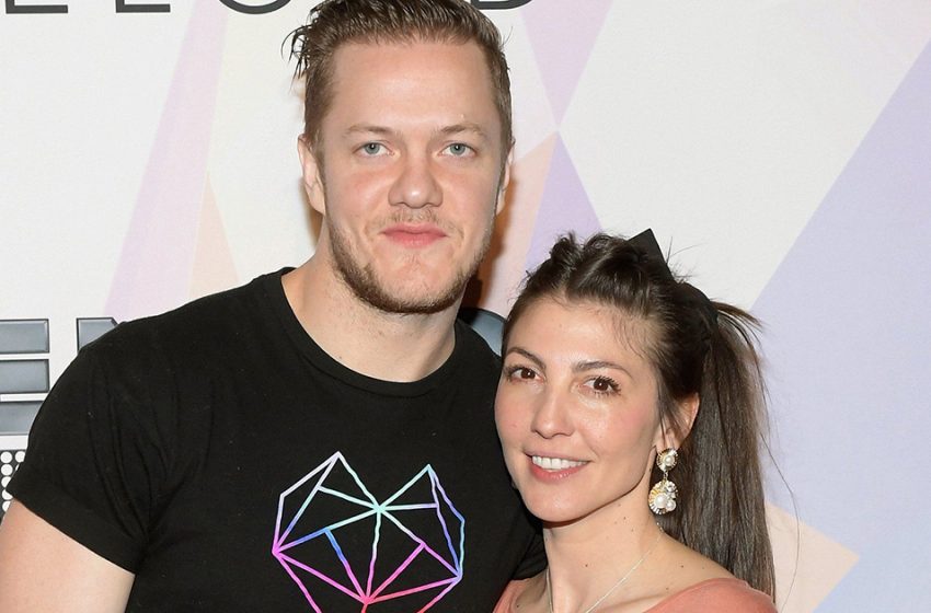  Mitten auf der Straße sanft umarmt und geküsst. Leadsänger Imagine Dragons hat unmittelbar nach der Scheidung von seiner Frau eine neue Romanze gesponnen