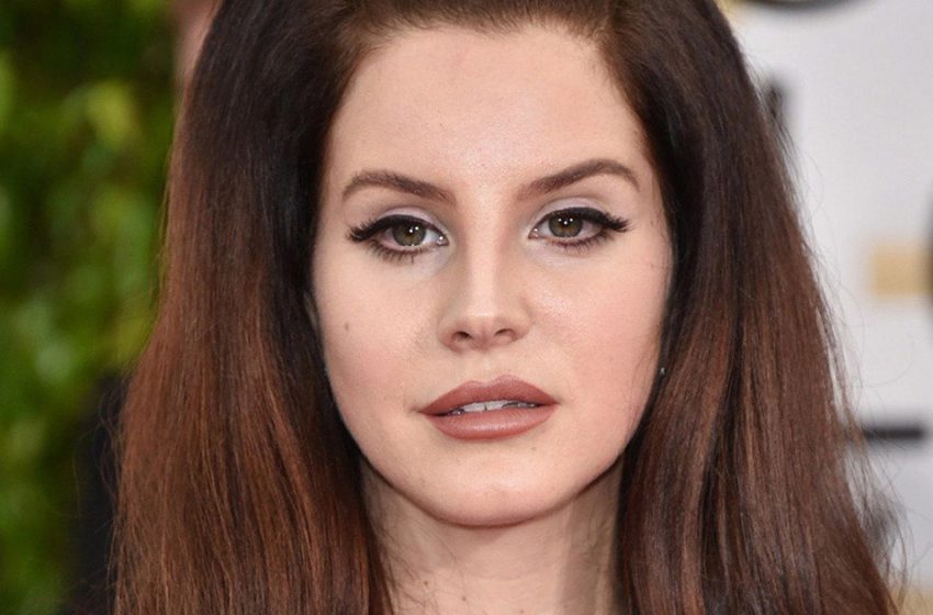  Sie hat aufgehört, um sich selbst zu kümmern. Rounded Lana Del Rey schimpfte im Web