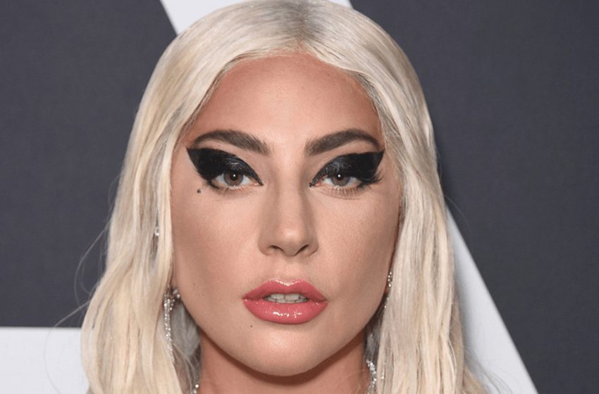  Es ist sogar für sie zu viel. Lady Gaga sparte an Kleidung und betäubte die Paparazzi