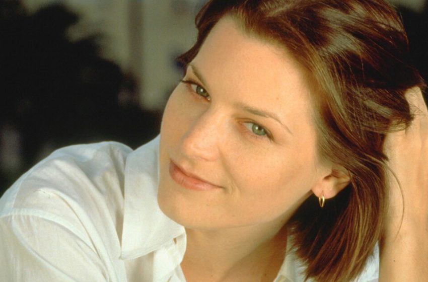  Graue Haare und weite Klamotten: Es ist unglaublich, wie sich Bridget Fonda, die Ikone der 90er verändert hat