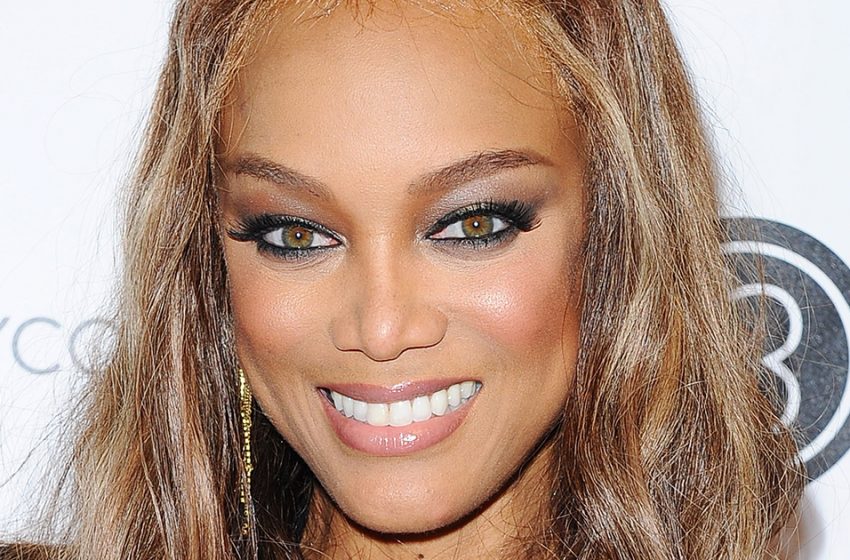  “Ich mache nur eine Pause von Perücken”: Die 49-jährige Tyra Banks zeigt sich ohne Make-up und Perücken