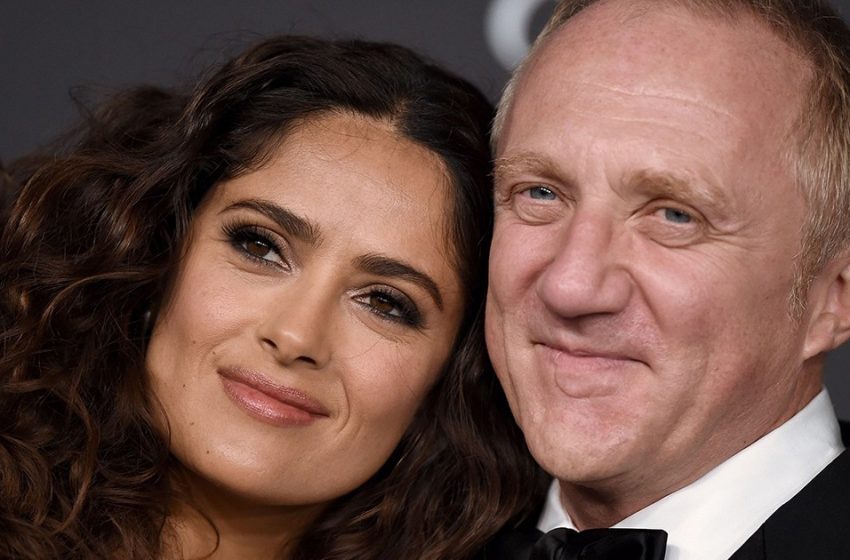  “Wunderschöne Familie”: Salma Hayek veröffentlichte ein Foto mit ihrem Ehemann und seinen Kindern aus ihrer früheren Ehe