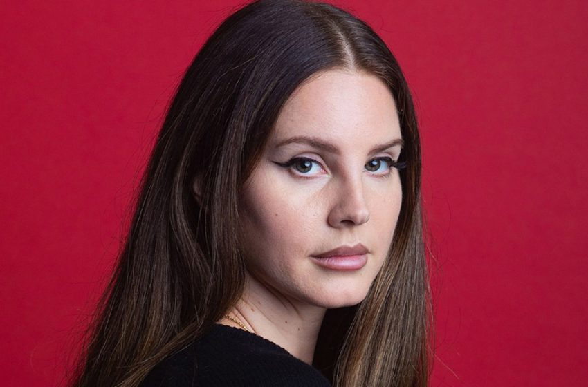  Die Paparazzi haben Lana Del Rey im Urlaub mit 40 kg Übergewicht erwischt, die Star ist kaum wiederzuerkennen