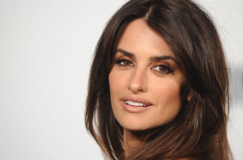  Sie hat sich einer Rundum-Gesichtsstraffung unterzogen und ihre Augen straffen lassen: Penelope Cruz ist nach der plastischen Chirurgie kaum wiederzuerkennen