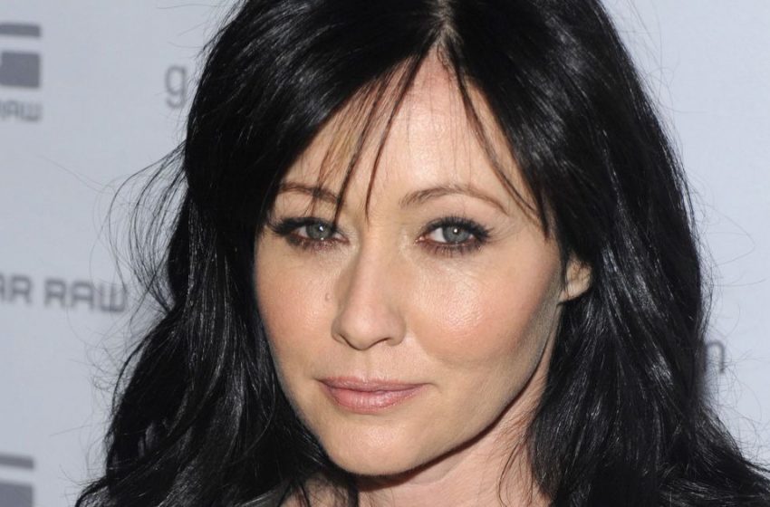  Sie weint während der Behandlung. Shannen Doherty erschreckt Fans mit traurigen Aufnahmen aus dem Krankenhaus