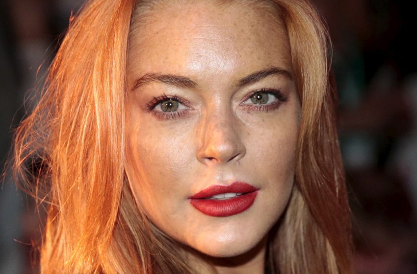  „Schwangerschaft schockiert mich“: Lindsay Lohan entblößte ihren runden Bauch für das Cover einer Zeitschrift