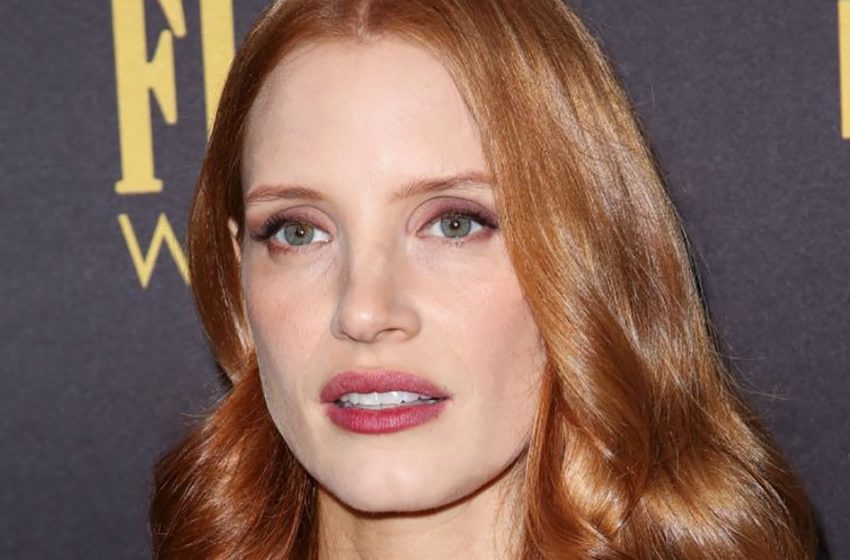  Im Kleid mit auffälligem Ausschnitt: Jessica Chastain bezauberte beim Filmfestival mit einem kürbisfarbenen Kleid