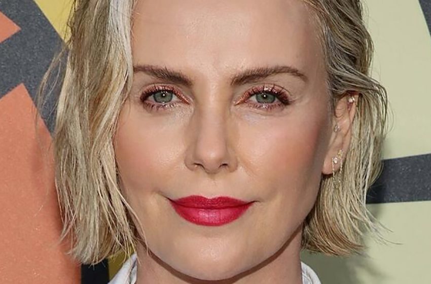  Wie kann man mit 47 so aussehen? Charlize Theron sorgte mit ihrem durchsichtigen Kleid für Aufsehen im Internet