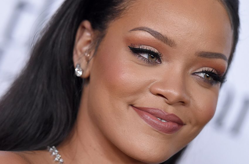  Schwangere Rihanna erscheint mit einer 700000 Dollar teuren Diamantkette auf der Fashion Week in Paris