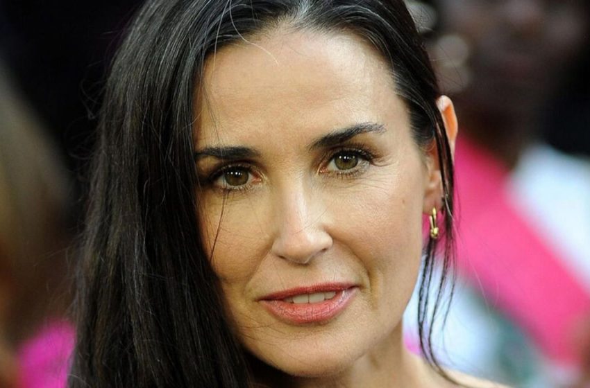  Gesicht und Figur eines 20-jährigen Mädchens: Die 60-jährige Demi Moore prahlte auf See mit ihrer perfekten Figur