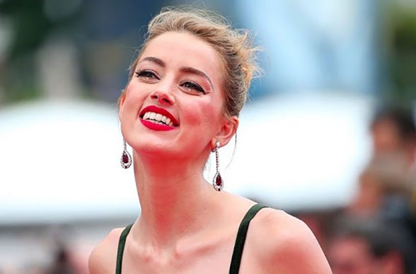  „Wo ist die Büste?“: Amber Heard betonte mit einem misslungenen Outfit ihre Nullgröße und verblüffte die Fans