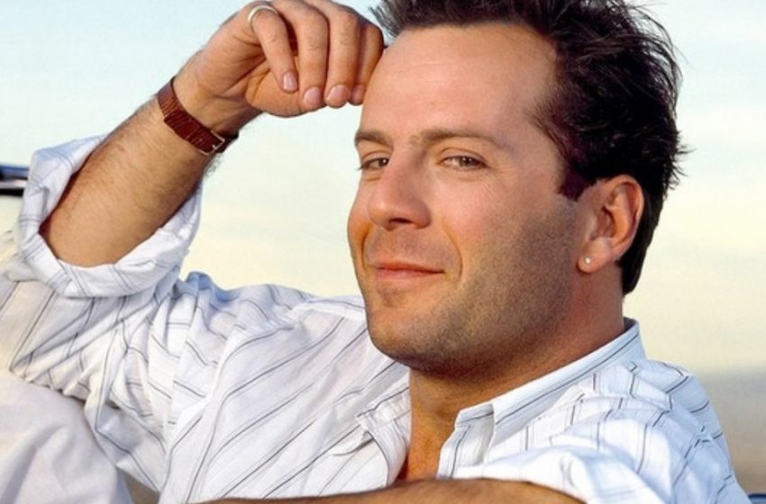  Die Töchter von Bruce Willis teilen Familienfotos aus dem Archiv, die zeigen, wie sehr sich ihr cooler Vater verändert hat