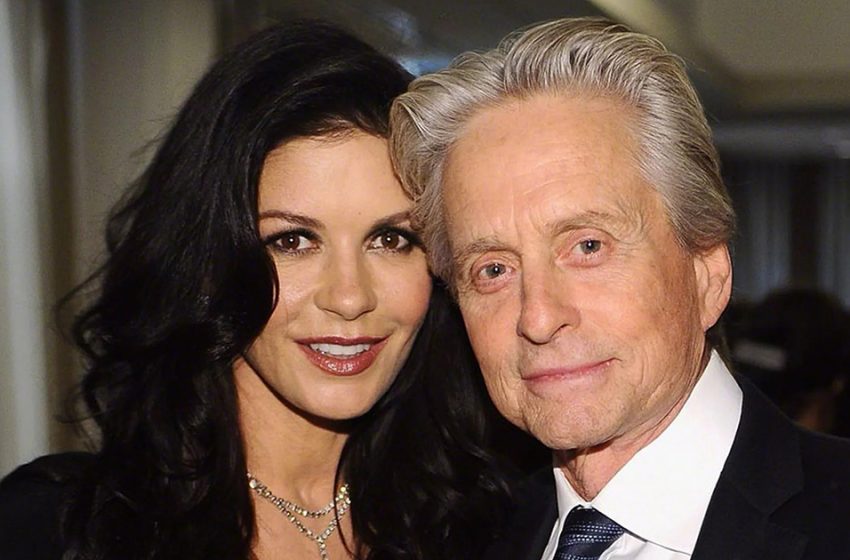  Nach 23 Jahren Ehe sehen sie wie frisch Verheiratete aus : Catherine Zeta-Jones und Michael Douglas verbrachten einen romantischen Abend in Italien