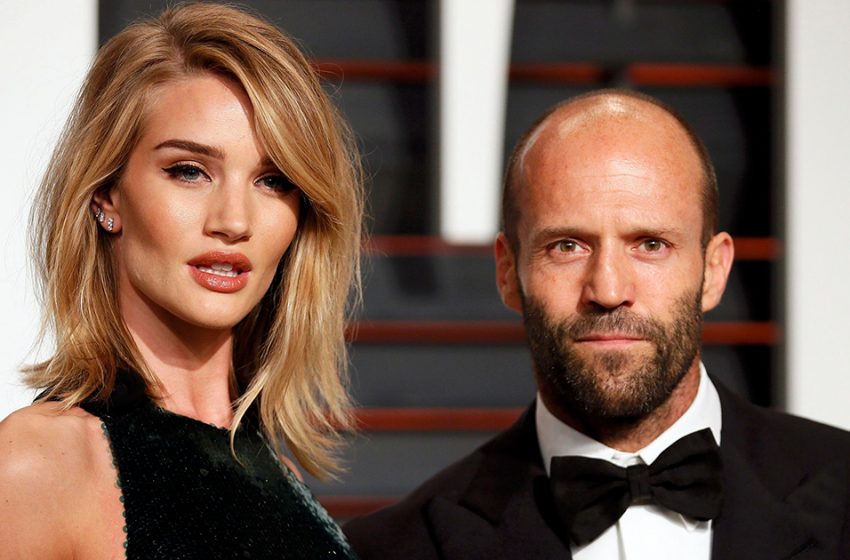  “Unglaublich schlank nach der Geburt!” – Die Geliebte von Jason Statham verursachte mit ihrer Spitzenunterwäsche eine Sensation