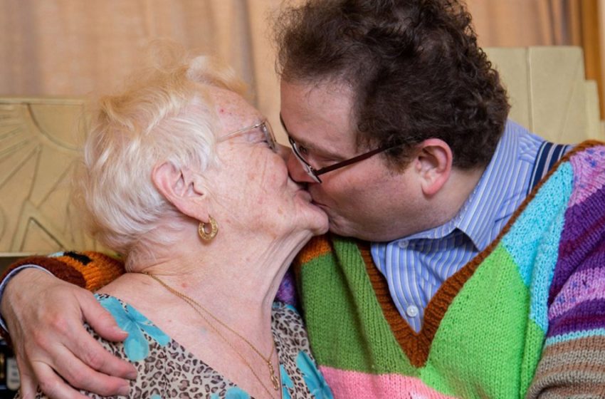  Vor 15 Jahren heiratete eine 68-jährige Frau einen 29-jährigen Mann. Wie lebt und sieht das Paar heute aus?