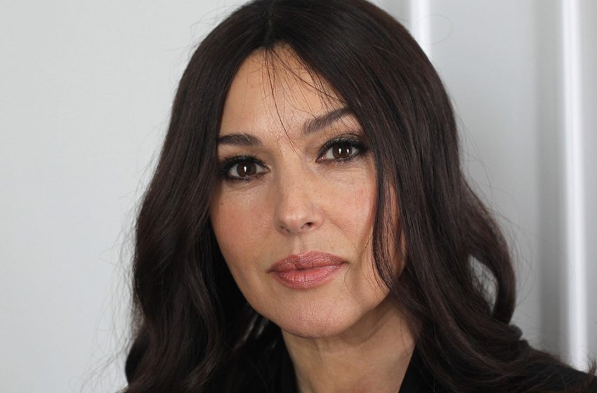  Sie hat ihre Mutter in Schönheit übertroffen. Die Paparazzi haben Bella Bellucci’s Tochter im Urlaub gezeigt, und das muss man sehen