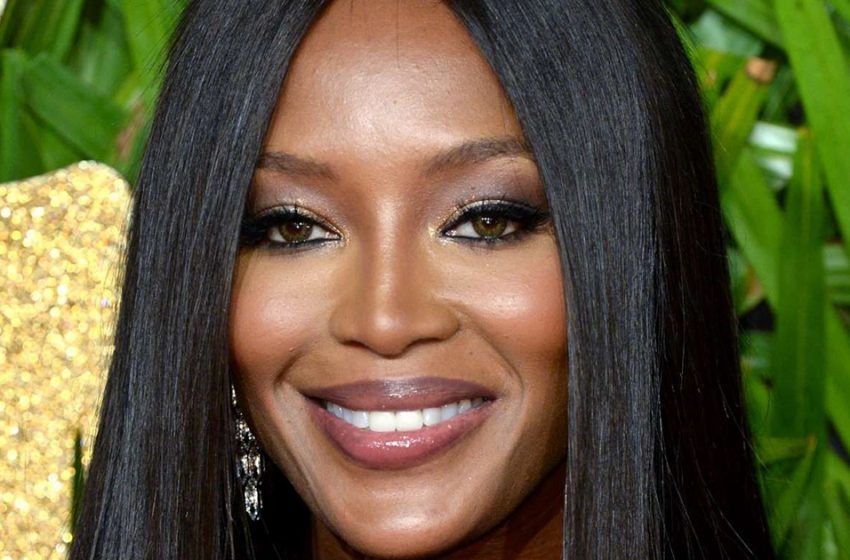  Naomi Campbell, eine der weltweit bekanntesten Supermodels, hat sich zum ersten Mal seit 20 Jahren entschieden, ihre vertraute Frisur zu ändern, und jetzt ist sie praktisch nicht mehr erkennbar