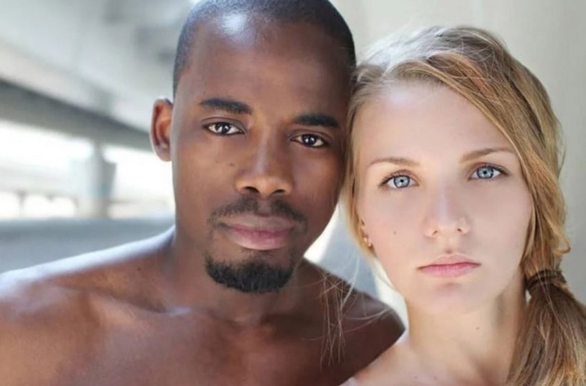  Ein Mädchen verließ ihr Heimatland und heiratete einen Afrikaner : 7 Jahre sind vergangen – Wie sehen die Töchter des Paares aus