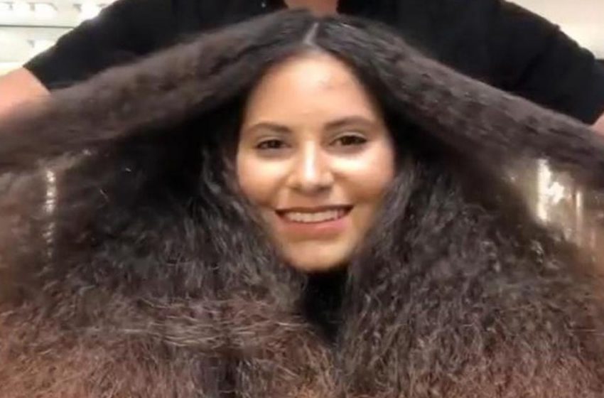 Wie eine neue Frisur das Gesicht eines Mädchens verändert  : Das Mädchen verließ den Salon als gepflegte Schönheit