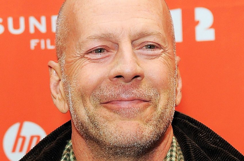  Sieht alt und schwach aus : Die neuesten Fotos des 68-jährigen Bruce Willis haben seine Fans besorgt gemacht