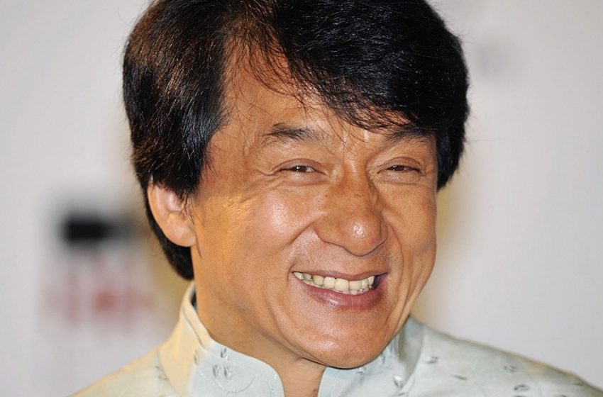  Sie hat die Untreue ihres Ehemannes 40 Jahre lang vergeben: Wie sieht die Frau von Jackie Chan aus?