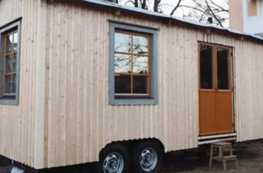  So faszinierend! Das Mädchen hat ihr Traumhaus mit ihren eigenen Händen gebaut