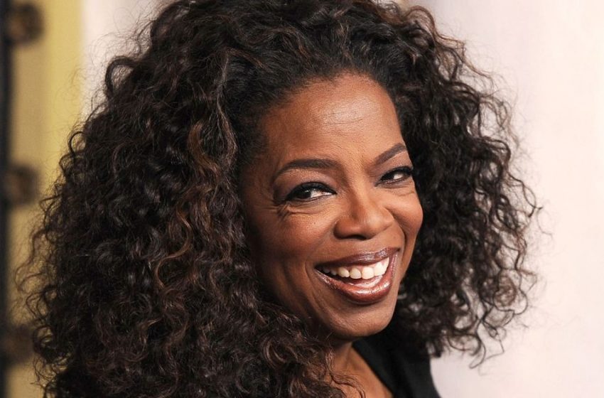  In einem schicken Abendkleid : Die 69-jährige Oprah Winfrey hat Fans mit ihrem atemberaubenden Look in einem luxuriösen lila Kleid überrascht