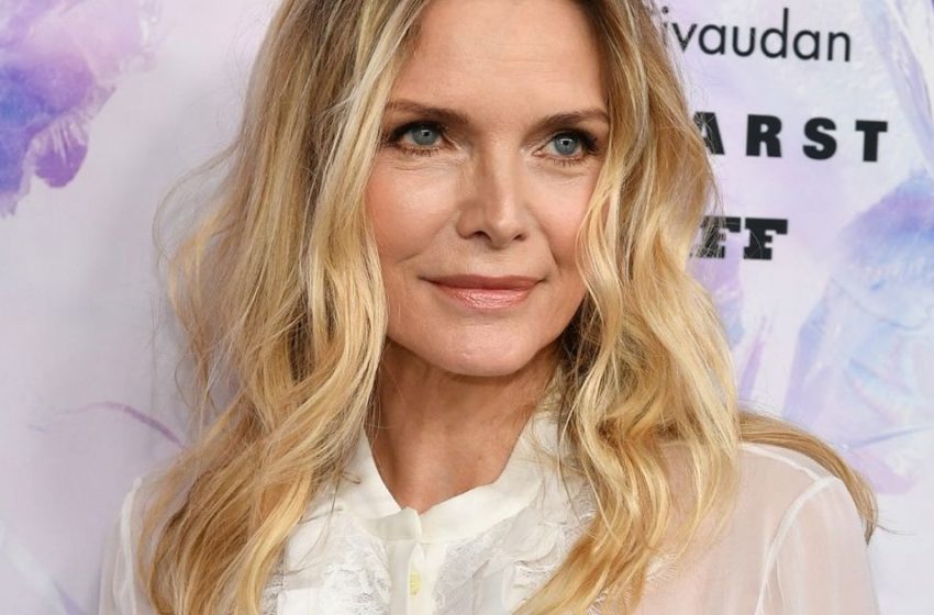  Michelle Pfeiffer und ihr süßes Haustier-Selfie: Fans sind fasziniert von dem Foto des Stars mit ihrem Hund
