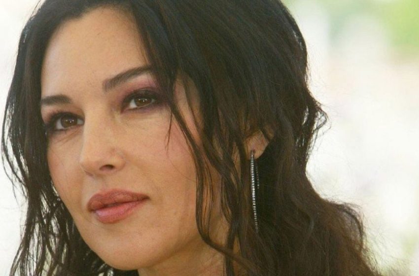  Sie hat abgenommen und sich spektakulär verändert, wie ihre Bewunderer sagen. Der Paparazzo hat es geschafft, Bellucci, 59 Jahre alt, zu fotografieren