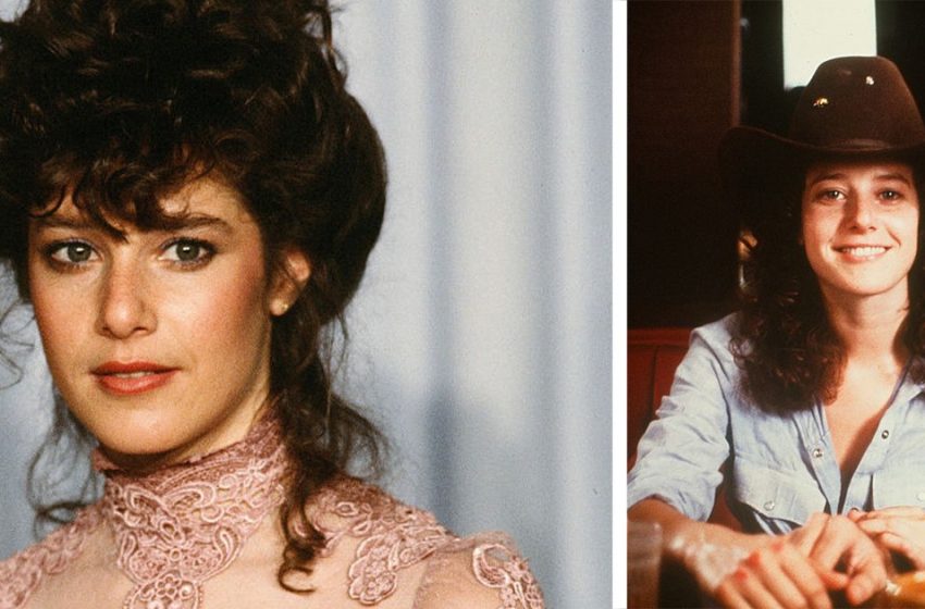  Debra Winger, deren Darbietungen in den 1980er Jahren in unseren Herzen verankert sind, strahlt im Alter von 67 Jahren