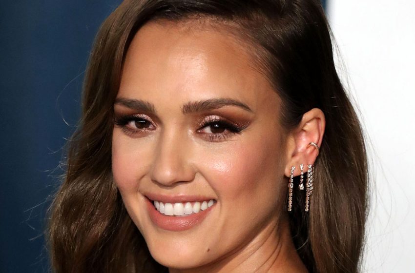  “Frohe Familienaufnahmen”: Jessica Alba teilte neue Foto-Updates mit ihrem Ehemann und den Kindern!