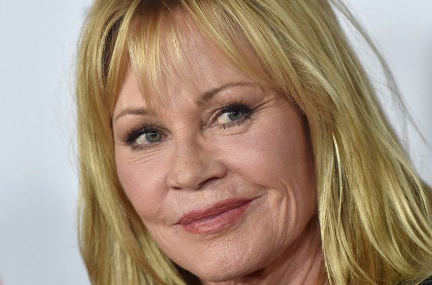  “In einem freizügigen Bikini”: Die 66-jährige Melanie Griffith wurde am Strand in Mexiko fotografiert!
