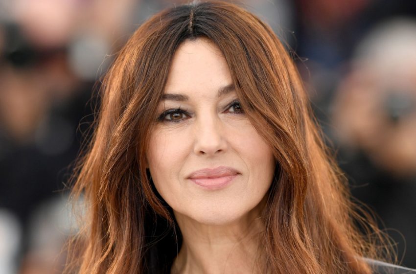  “Sie ist wie immer luxuriös”: Die 59-jährige Monica Bellucci erschien in der Öffentlichkeit in einem Samtkleid mit einem tiefen Ausschnitt!