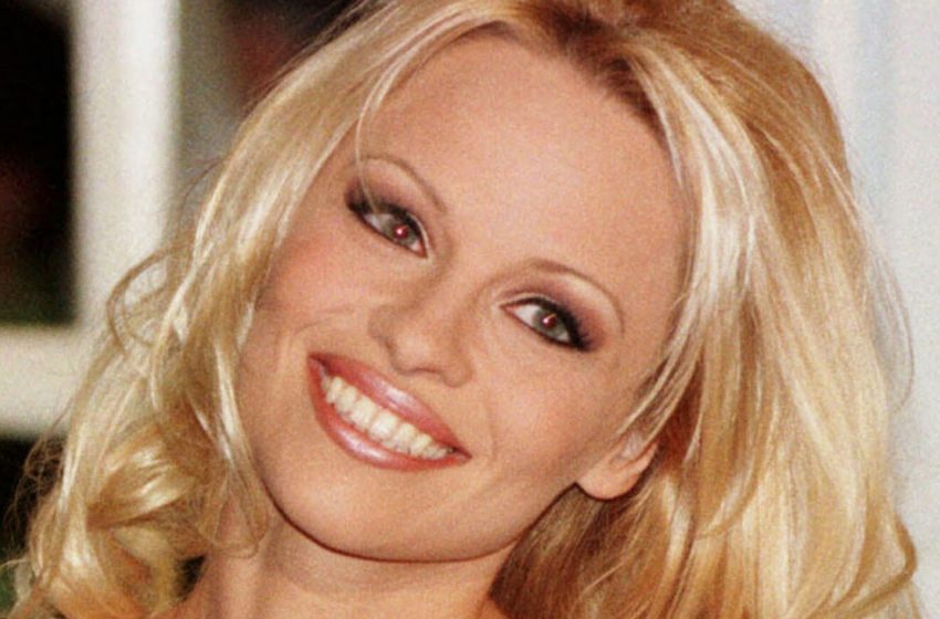  “Pamela Anderson hat das auffällige Lippen-Make-up abgelegt” nach dem Tod ihrer Freundin: Wie sieht sie jetzt aus?