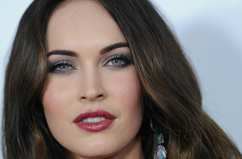  “Sie war fast nackt”: Die 37-jährige Megan Fox wurde in einem durchsichtigen Kettenhemd-Minikleid gefangen genommen!