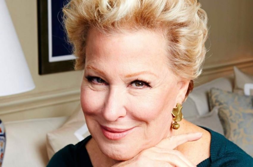  Im “Heiligen Raum” von Bette Midler: Die beeindruckenden Aufnahmen des Familienpoolhauses, entworfen von ihrem Ehemann!