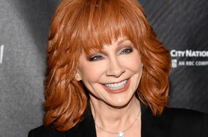  Die neue Frisur des Stars wurde online stark kritisiert: Reba McEntires aktuelle Aufnahmen haben viele Kommentare ausgelöst!