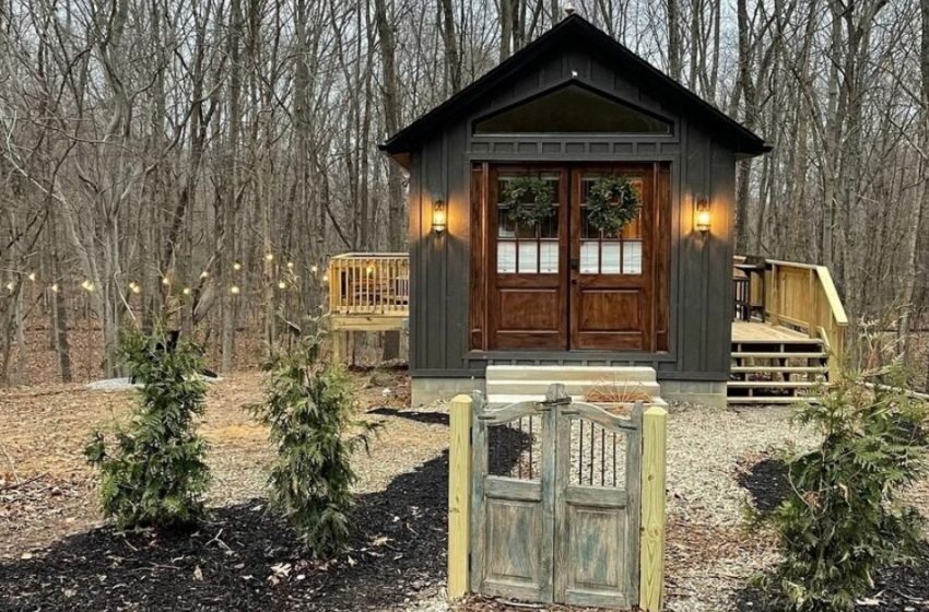  Viele wundern sich, wie Menschen in diesem isolierten Haus im Wald leben können: Schauen Sie einfach mal, wie es von innen aussieht!