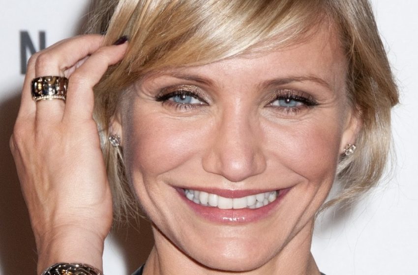  “Eine neue Mutter mit 51”: Cameron Diaz sieht so glücklich aus bei ihrem ersten Spaziergang mit ihrem Ehemann nach der Geburt!