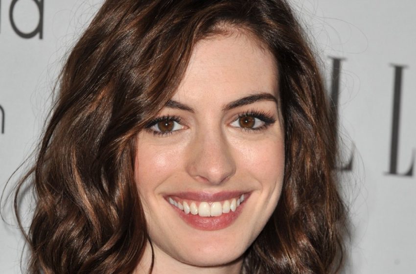  Die neuesten Fotos von Anne Hathaway haben ihre Fans einfach geschockt: Was ist mit dem Star passiert?