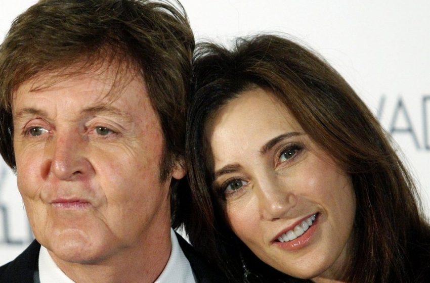  “So glücklich zusammen”: Paul McCartney und seine Frau wurden am Strand des “Billionaire Resort” fotografiert!