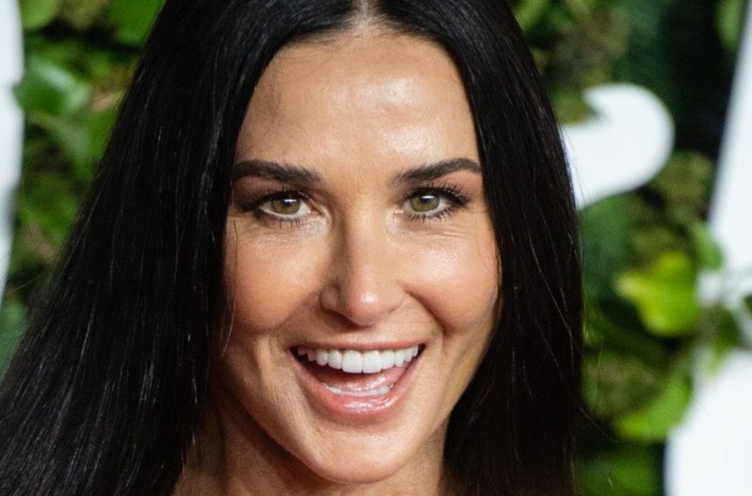  “So freizügig wie sie sein kann”: Die 61-jährige Demi Moore erschien in einem “nackten” Kleid bei der Modenschau!