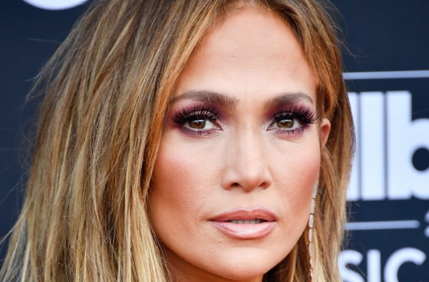  “Faltige und schlaffe Haut”: Jennifer Lopez zeigte ihren schlaffen Bauch nach drastischem Gewichtsverlust!