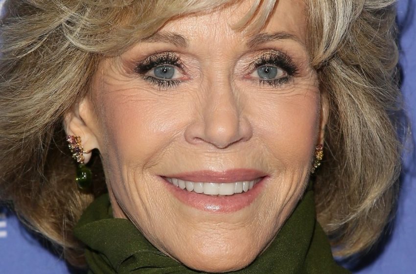  “Alle Großmütter sollten so aussehen wie sie”: Die 86-jährige Jane Fonda sieht in einem modischen Trenchcoat halb so alt aus!    Save your chat history, share chats, and personalize your experience.  Sign up