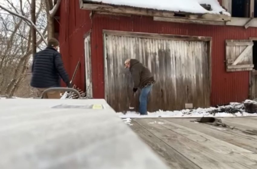  Ein Mann kaufte ein altes Haus zum Abriss: Die “Überraschung”, die er in der Garage fand, kostete mehr als das Haus selbst!