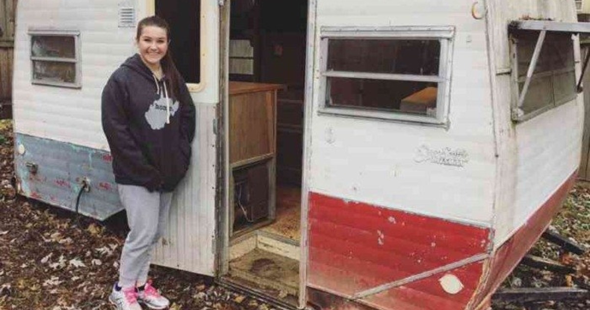 Ein 14-jähriges Mädchen kaufte einen heruntergekommenen Lieferwagen für 200 US-Dollar und restaurierte ihn: Das Ergebnis der Restaurierung übertraf alle Erwartungen!