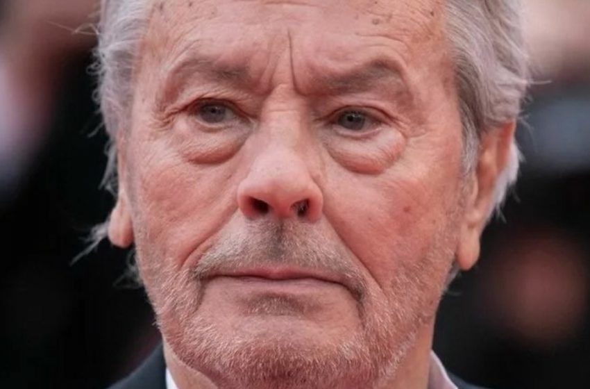  “Was macht Alain Delon jetzt?” Die Tochter des Stars zeigte ein Foto ihres 88-jährigen Vaters und teilte Details über sein Wohlbefinden!