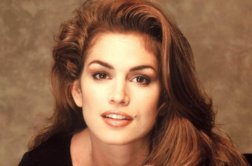  Auch mit 55 Jahren beeindruckt sie alle mit ihrer perfekten Figur: Cindy Crawford hat neue Fotos im Badeanzug geteilt!